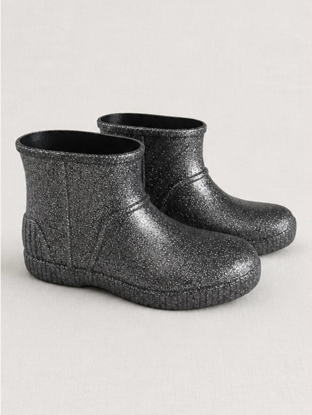 UGG Glitter Snow Boots • Girls Big Kids 4 • Waterproof Silver